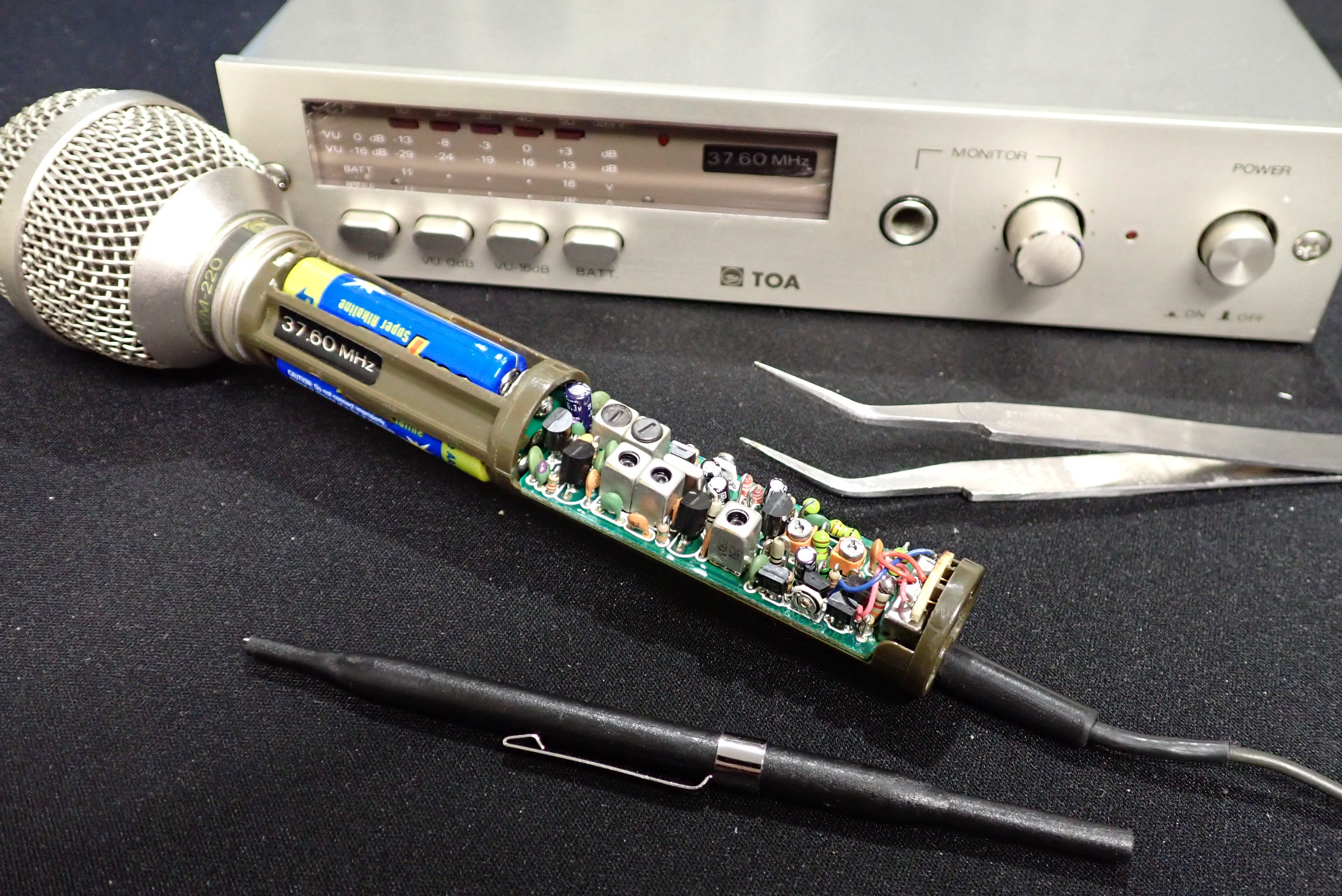 View of Wireless microphone repairs – ERE-Laboratories